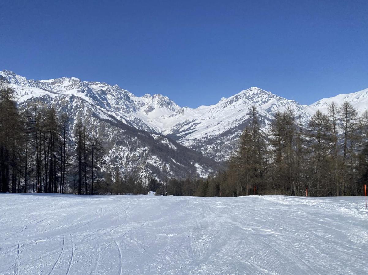 Bardo Escape Apartment Bardonecchia Bagian luar foto